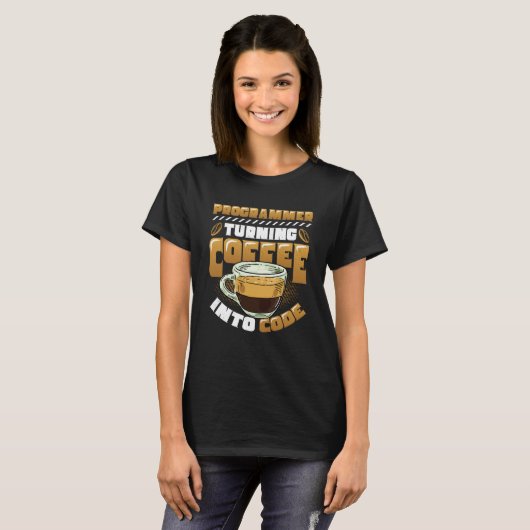 Programmierer, der den Kaffee in den Code-Programm T-Shirt (Vorne ganz)