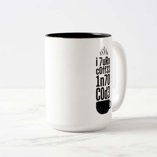 Programmierer Humor – Kaffee wird zu Code Zweifarbige Tasse (VorderseiteRechts)