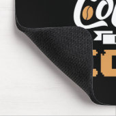 Programmierer machen Kaffee in Code Mousepad (Ecke)