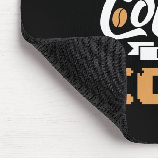 Programmierer machen Kaffee in Code Mousepad (Ecke)