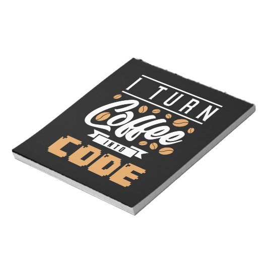 Programmierer machen Kaffee in Code Notizblock (Rotiert)