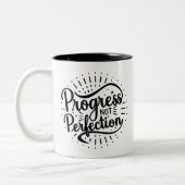 Progress Not Perfection Zwei-Tone-Kaffee-Tasse Zweifarbige Tasse (Links)
