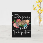 Progress Over Perfection Leopard Pencil Motivation Karte (Gelbe Blume)