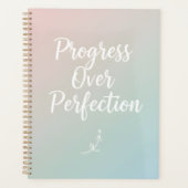 Progress Over Perfection – Minimal Motivational Qu Planer (Vorderseite)