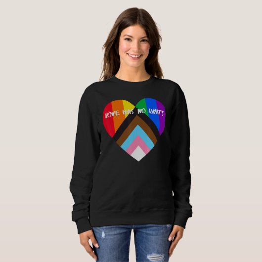 Progress Pride Heart Flag Liebe hat keine Grenzen Sweatshirt (Vorne ganz)