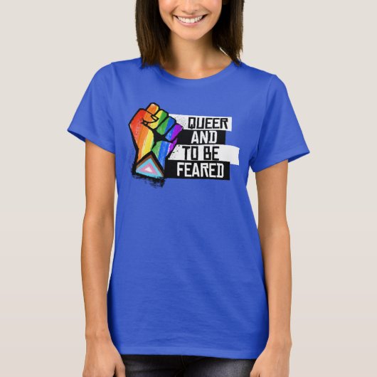 Progress Pride: Queer und Angsteinflössend T-Shirt (Vorderseite)