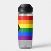 Progress Rainbow Flag, Stolz, LGBTQ Trinkflasche (Rückseite)