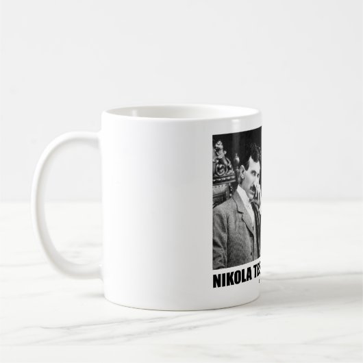 Progressive Entwicklung Nikola Teslas des Kaffeetasse (Links)