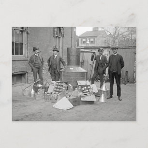 Prohibitionsagenten mit Schwarzbrennerei, 1922 Postkarte