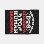 Promoted From Dog Grandpa To Human Grandpa Funny N Fleecedecke (Vorderseite (Horizontal))
