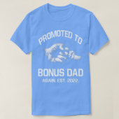 Promoted To Bonus Dad Again EST 2022 Christmas Fat T-Shirt (Design vorne)