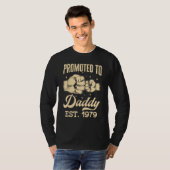 Promoted To Daddy Est 1979 First Time Dad Father s T-Shirt (Vorne ganz)