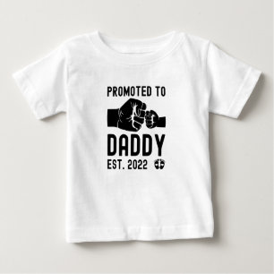 Promoted to daddy est 2022 new dad fathers day baby t-shirt