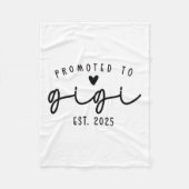 Promoted To Gigi Est 2025 New Gigi Mothers Day Wom Fleecedecke (Vorderseite)