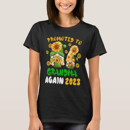 Promoted To Grandma Again 2023 Two Floral Gnomes P T-Shirt (Vorderseite)