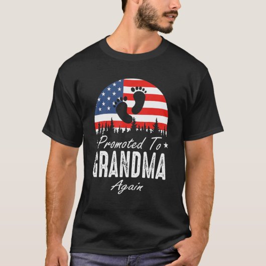 Promoted To Grandma Again 2024 US Flag Father's Da T-Shirt (Vorderseite)