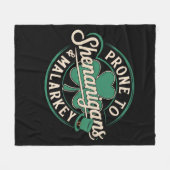 Prone to Shenanigans & Malarkey St Patrick's Day Fleecedecke (Vorderseite (Horizontal))