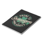 Prone to Shenanigans & Malarkey St Patrick's Day Notizblock (Rotiert)