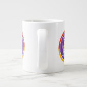 Pronoun Rainbow Circle Pride Jumbo-Tasse (Rückseite)