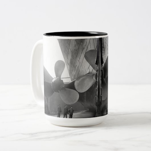 Propeller der Titanic Zweifarbige Tasse (Vorderseite Links)