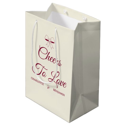 Prost auf die Liebe Burgunder Schrift Elfenbein Bo Mittlere Geschenktüte (Rückseite Schrägansicht)
