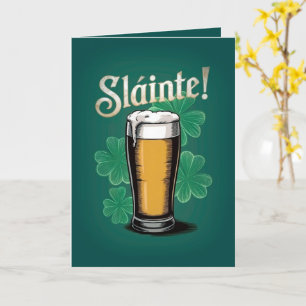 Prost! St. Patrick’s Day Bierglas auf Grün Karte
