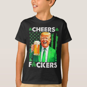 Prost Vorne St. Patricks Day Lustiger Biertrinker T-Shirt