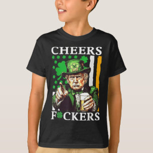 Prost Vorne St Patricks Day Lustiges Biertrinken T-Shirt
