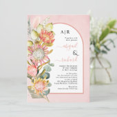 Protea Blume QR Code UAWG rosa Bogen Hochzeit Invi Einladung (Stehend Vorderseite)