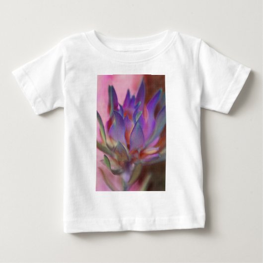 Protea in Rosa und Lila Baby T-shirt (Vorderseite)