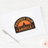 Protect Our America – Anti-Trump Pro-Democracy Quadratischer Aufkleber (Umschlag)