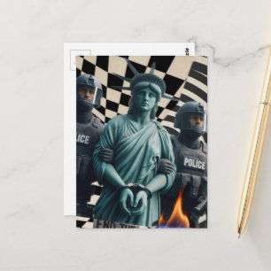 Protestlady Liberty von der Polizei verhaftet Postkarte