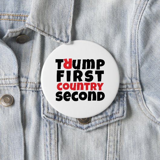Protestmotto gegen Trump Button (Beispiel)