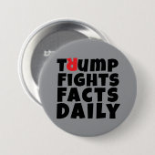 Protestmotto gegen Trump Button (Vorne & Hinten)