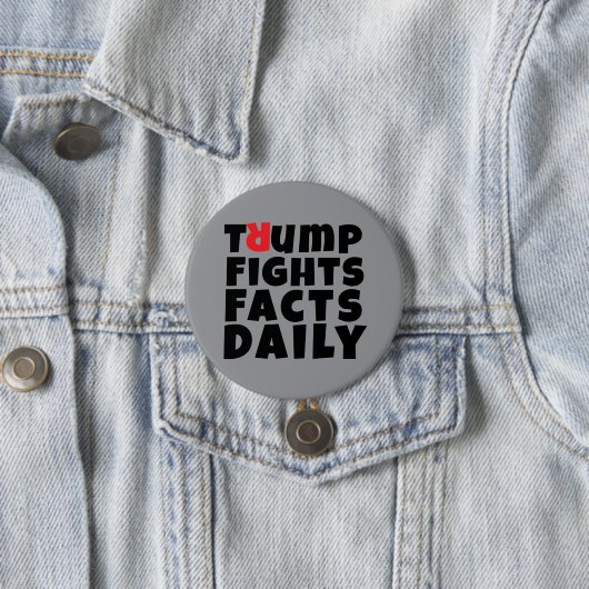 Protestmotto gegen Trump Button (Beispiel)