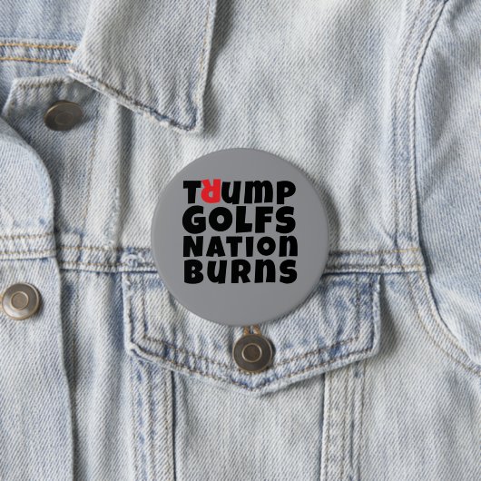 Protestmotto gegen Trump Button (Beispiel)