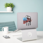 PROUD AMERICAN AUFKLEBER (Laptop auf Schreibtisch)