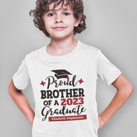 Proud Brother 2023 Graduierte schwarz rote Kapselb T-Shirt