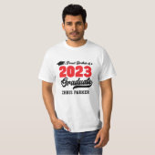 Proud Brother of a 2023 Graduate Modern Red Script T-Shirt (Vorne ganz)