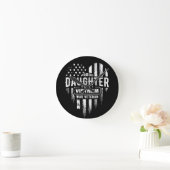 Proud Daughter Vietnam Vet Dad Runde Wanduhr (Zuhause)