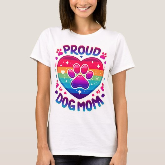 Proud Dog Mama Rainbow Herzdesign T-Shirt (Vorderseite)