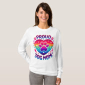 Proud Dog Mama Rainbow Herzdesign T-Shirt (Vorne ganz)