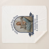 Proud Dog Mum ist ein Senior - Custom Abschluss Sherpadecke (Vorderseite (Horizontal))