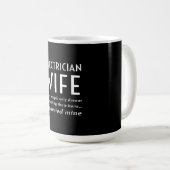 Proud-Ehefrau eines elektrischen Zitats Kaffeetasse (VorderseiteRechts)