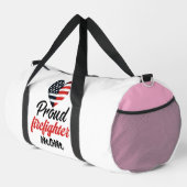 Proud Firefighter Mom American Heart Duffle Bag (Rechte Ecke)