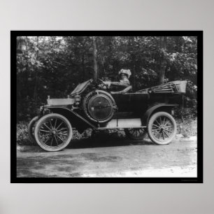 Proud Frau Hinter dem Rad ihres Autos 1914 Poster
