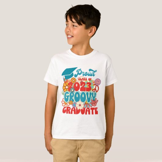 Proud GRADUATE of a Class of 2023 Retro Groovy Fun T-Shirt (Vorne ganz)
