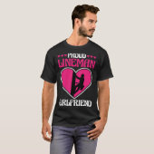 Proud Lineman Girlfriend Lineman Linemen Boyfriend T-Shirt (Vorne ganz)