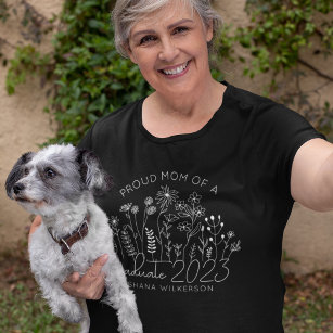 Proud Mama Graduate Blooming Wildblume Moderne Große Größe T-Shirt