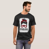 Proud Mom of a Firefighter Bleached Messy Bun Us F T-Shirt (Vorne ganz)